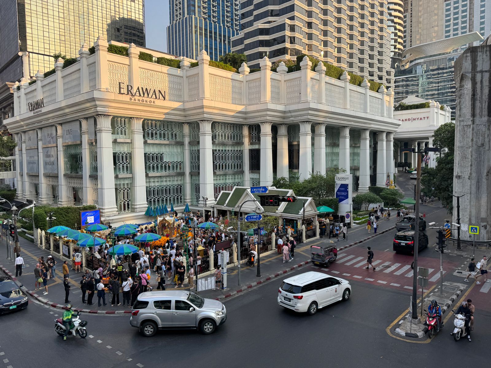 曼谷四面佛附近城市景观
